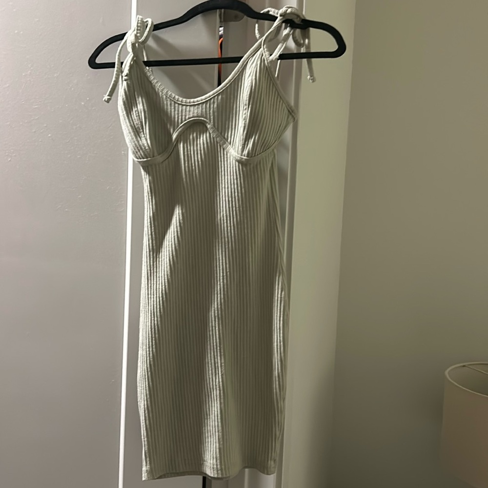 Light green tie sweater PrettyLittleThing dress